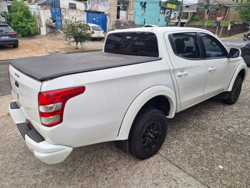Mitsubishi L200 Triton 2.4 16V TURBO DIESEL GL CD 4X4 MANUAL