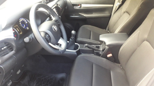 Imagen 12 de 14 de Toyota Hilux 2.8 Cd Srv 177cv 4x2 2020