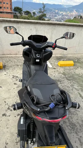 Victory Black 2024 - Como Nueva