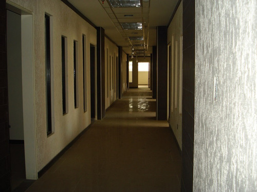Ns - Venta Edificio 5.200 M2 Aprox. - Urb. Zona Ndustrial La Urbina, Mun. Sucre