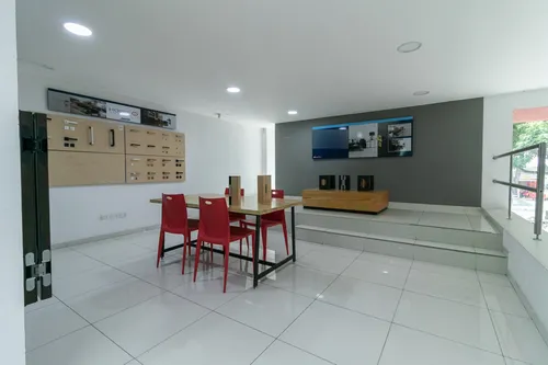 Local En Arriendo/venta En Chico Norte Ii. Cod V1103006