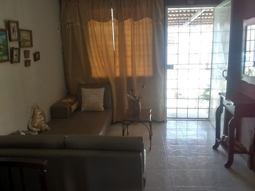 Imagen 1 de 10 de Jessica Medina Vende Casa En Urb La Puerta Sky Group Focus