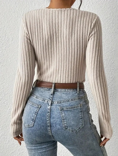 Blusa Feminina Chique De Malha Canelada Com Decote Em V