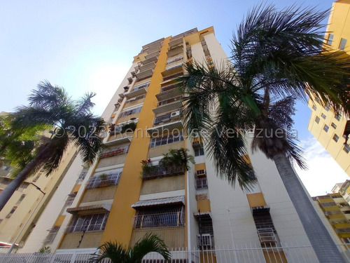 Apartamento En Venta Urb Andrés Bello. 24-6728 Cm