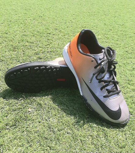 Zapatillas Nike Grass Artificial. Talla 33/34