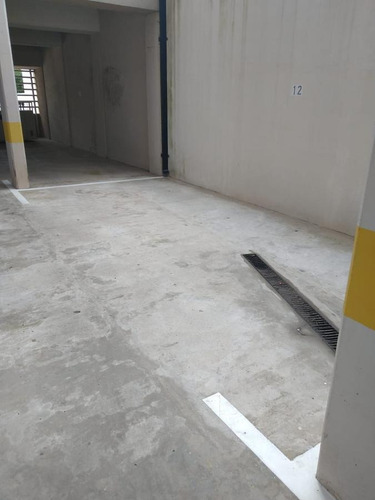 Imagen 1 de 2 de Cochera - Esc.-centro