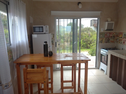 Imagen 9 de 25 de Casa Con Gran Vista Al Mar En La Paloma,(precio Marzo A Nov)