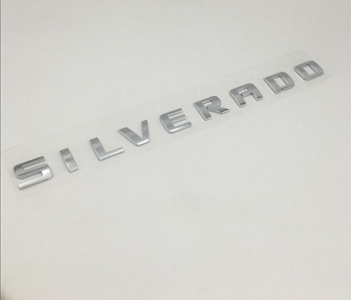 Emblema  Chevrolet Silverado Color Plateado 
