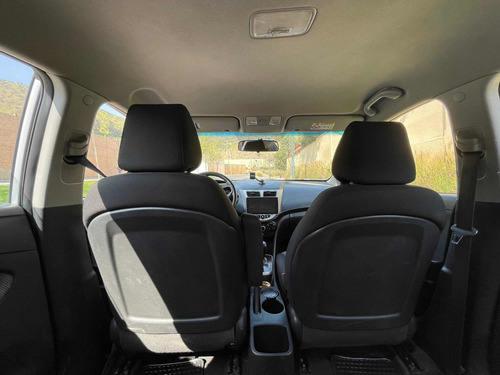Imagen 21 de 21 de Hyundai Accent 1.6 At Gl Sedan