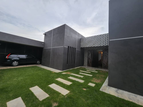 Lujosa Y Moderna Casa En Venta Urbanización Guaparo Gavip 