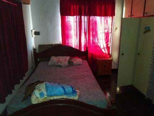 Imagen 2 de 14 de Casa Para 2 Familias En Venta En Castelar Sur