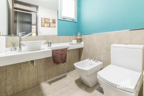 Imagen 15 de 30 de Importante Casa 2 Plantas. 3 Dormitorios En Venta. Piscina, Parque - Cadaques (funes Hills)