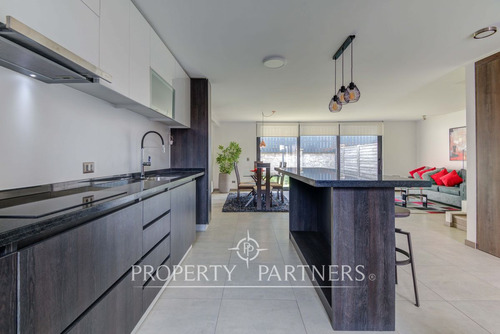 Amplio Townhouse En Excelente Ubicación 4d 3b 2e