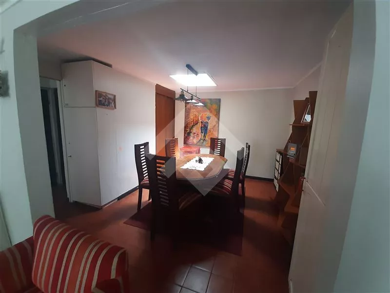 Casa En Venta De 6 Dorm. En La Reina