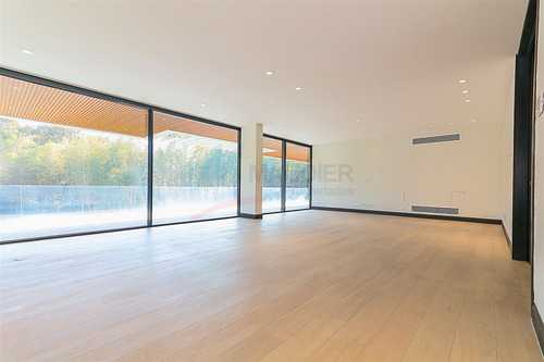 Departamento En Venta De 4 Dorm. En Las Condes
