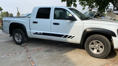 Dodge Dakota Slt Quad Cab 4x2 At