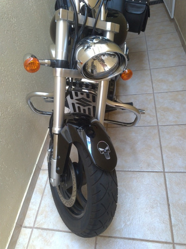Suzuki M800