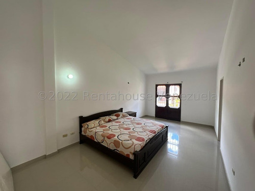 Imagen 23 de 30 de Casa En Venta, Santa Sofia, 500mts, Rah 23-9235