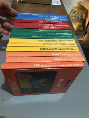 Imagem 2 de 5 de Livro Clássicos Disney 15 Volumes