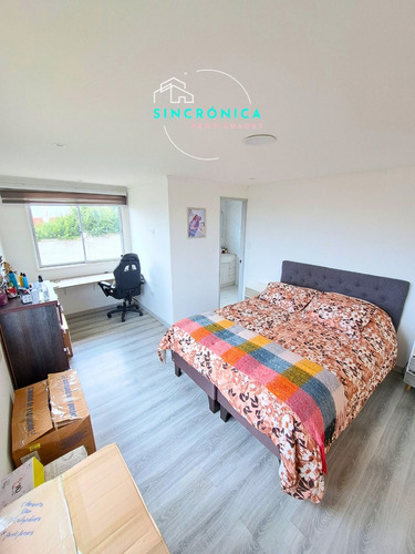 Se Arrienda Gran Casa Remodelada Con Vista Al Mar, El Quisco