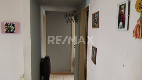 Venta Casa Dos Dormitorios, 200 M2