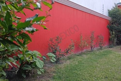 Imagen 4 de 17 de Terreno Bardeado En Real Del Valle, Con Pequeño Departamento Al Fondo.