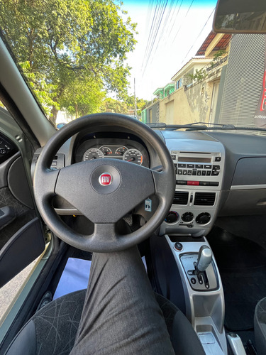 Fiat Siena 1.8 Hlx Flex Dualogic 4p