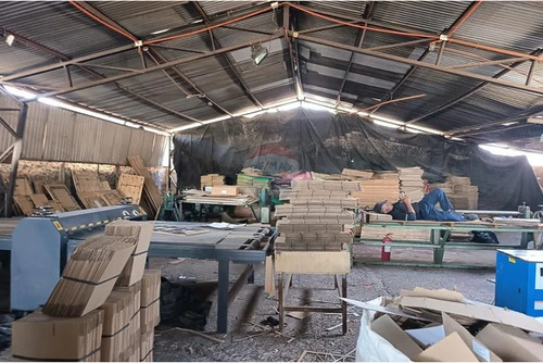 Oportunidad: Local Industrial/comercial Mixto.