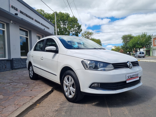 Volkswagen Voyage 1.6 Highline 101cv
