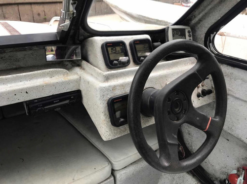 Imagen 6 de 17 de Trucker 6.20 Aramendi Cabinado Yamaha 115hp 4 Tiempos 2014