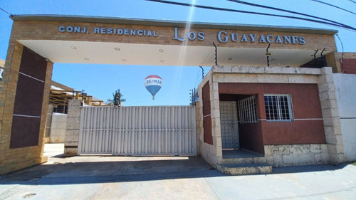 Re/max 2mil Vende Townhouse Obra Gris En Resd. Los Guayacanes, El Valle Del Espíritu Santo, Mun. García, Isla De Margarita, Edo. Nueva Esparta