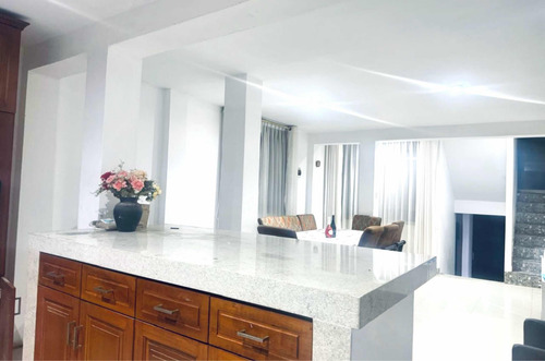 5 Dormitorios 6 Banos 360m2 Vendo Casa En La Molina