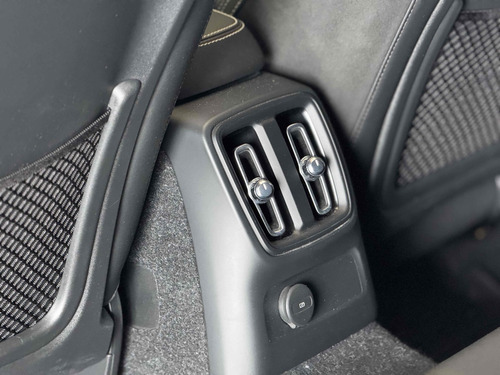 Volvo XC40 1.5 T5 RECHARGE R-DESIGN GEARTRONIC