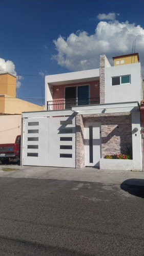 Se Vende Casa En Candiles, Super Centrica, 3 Recamaras, 2.5 