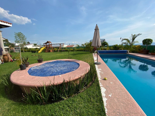 Casa En Renta En Lomas De Cocoyoc Con Gran Vista Panorámica