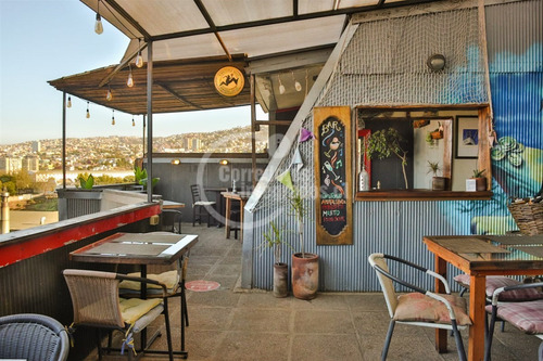 Local Comercial En Venta En Valparaíso, Hostal Restobar