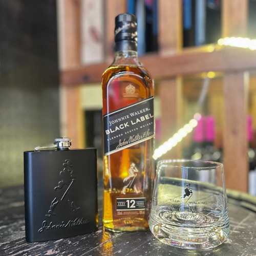 Combo Whisky Johnnie Walker Black 750ml + Vaso + Petaca