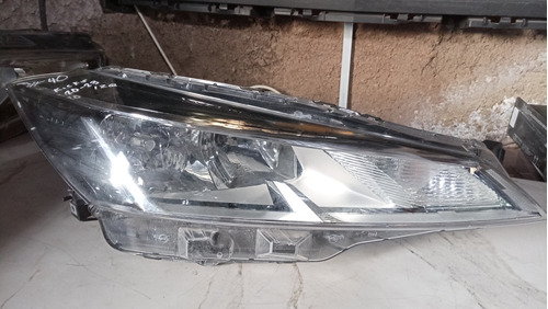 Faro Derecho Nissan Kicks 2020-2023 Original Usado 