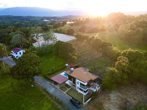 Hermosa Villa En Jarabacoa Disponible Para La Venta 