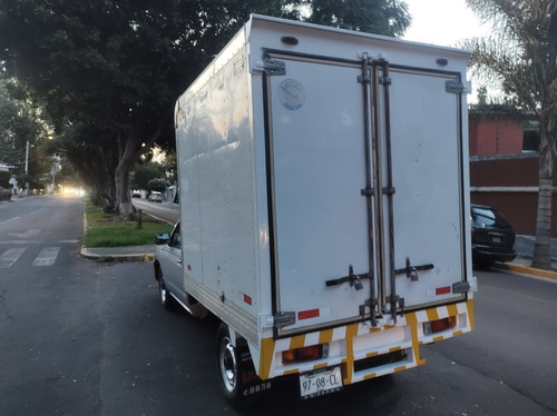 Imagen 6 de 9 de Nissan Np300 2014 2.4 Chasis Dh Paquete De Seguridad Mt