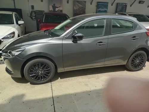 Mazda 2 Modelo 2023, 19.000 Kilometraje