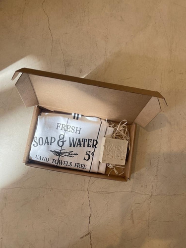 Imagen 2 de 6 de Toalla De Visita + Jabón Soap Con Colgante Yute