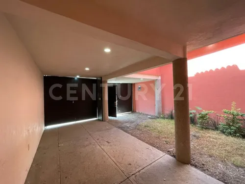 Casa En Renta En Jardines Del Valle, San Juan Del Río, Querétaro.