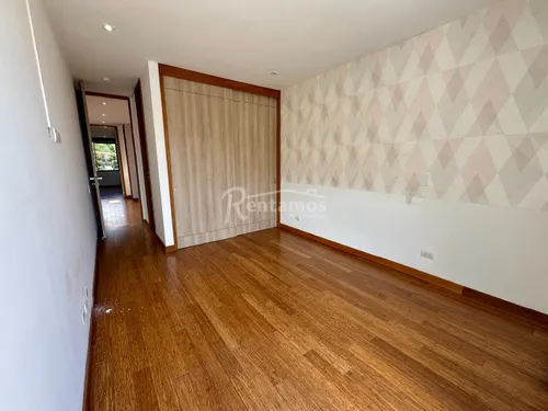 Casa En Arriendo En Loma Del Atravesado. Cod A776184