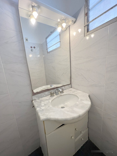 Venta Hermosa Casa De Altos, La Blanqueada, 2 O 3 Dormitorios, Al Frente, Balcón, Terraza, Sin Gastos Comunes, Independiente, Divina