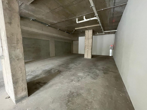 Arriendo Local Comercial, 217,54 M2 Nivel Calle + 196,91 M2