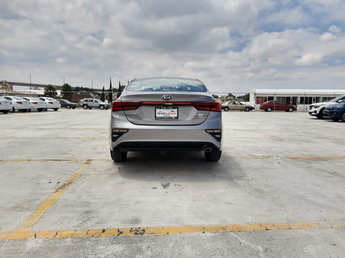 Imagen 6 de 11 de Kia Forte 2021 2.0 Lx 4 P Mt