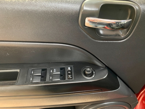 Imagen 10 de 15 de Jeep Compass Equipada Extremadamente Preciosa Color Cereza