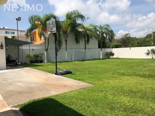 Imagen 2 de 5 de Venta De Terreno Habitacional Sobre Av Nizuc Cancun Quintana Roo