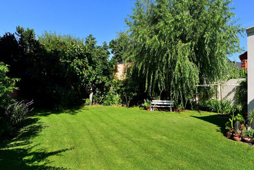 Venta Casa Castelar Norte 6 Amb Lote 650m